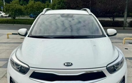 KIA Stonic, 2021 год, 1 290 000 рублей, 2 фотография