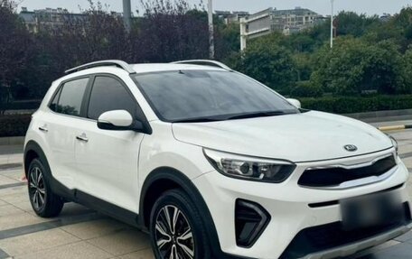 KIA Stonic, 2021 год, 1 290 000 рублей, 3 фотография