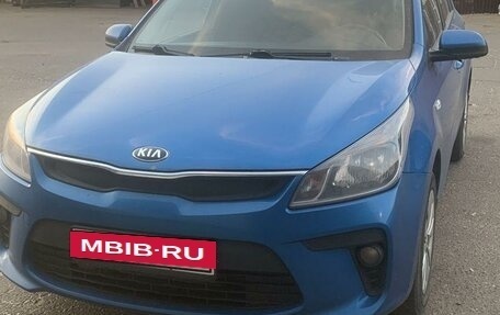 KIA Rio IV, 2017 год, 900 000 рублей, 2 фотография