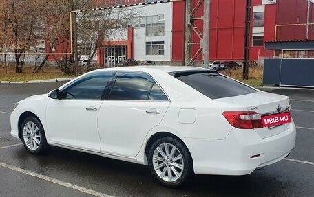 Toyota Camry, 2013 год, 1 980 000 рублей, 4 фотография