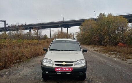 Chevrolet Niva I рестайлинг, 2015 год, 820 000 рублей, 4 фотография