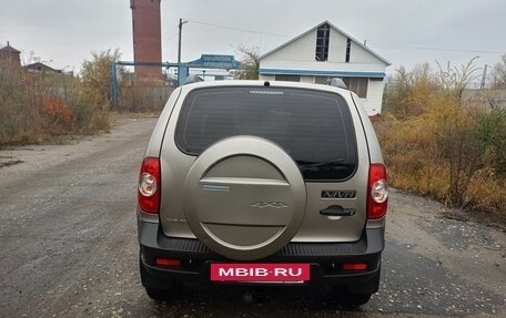 Chevrolet Niva I рестайлинг, 2015 год, 820 000 рублей, 3 фотография