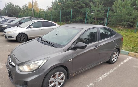 Hyundai Solaris II рестайлинг, 2011 год, 580 000 рублей, 7 фотография