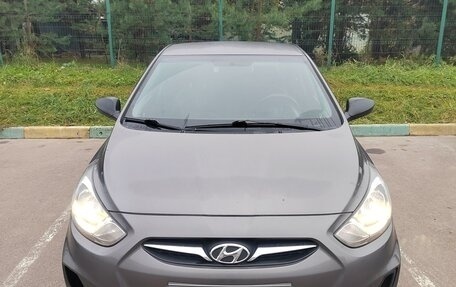 Hyundai Solaris II рестайлинг, 2011 год, 580 000 рублей, 8 фотография