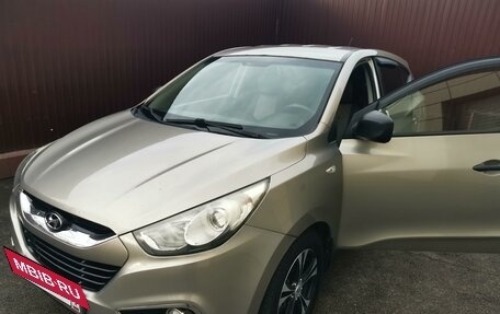 Hyundai ix35 I рестайлинг, 2010 год, 1 350 000 рублей, 2 фотография