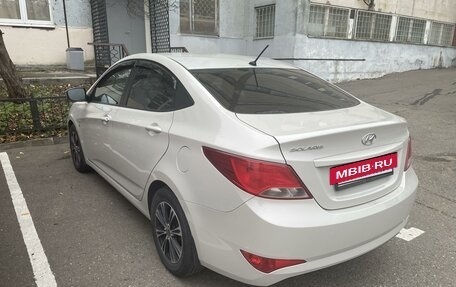 Hyundai Solaris II рестайлинг, 2015 год, 1 250 000 рублей, 2 фотография