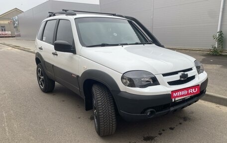 Chevrolet Niva I рестайлинг, 2019 год, 895 000 рублей, 7 фотография