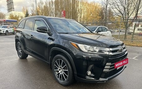 Toyota Highlander III, 2018 год, 4 699 000 рублей, 2 фотография