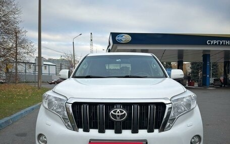 Toyota Land Cruiser Prado 150 рестайлинг 2, 2015 год, 4 300 000 рублей, 9 фотография