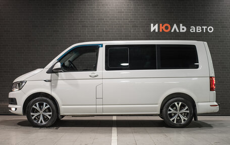 Volkswagen Caravelle T6 рестайлинг, 2015 год, 2 370 000 рублей, 5 фотография