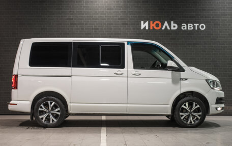 Volkswagen Caravelle T6 рестайлинг, 2015 год, 2 370 000 рублей, 8 фотография