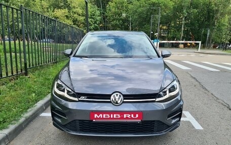 Volkswagen Golf VII, 2018 год, 3 150 000 рублей, 2 фотография