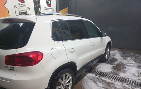 Volkswagen Tiguan I, 2011 год, 1 555 000 рублей, 6 фотография