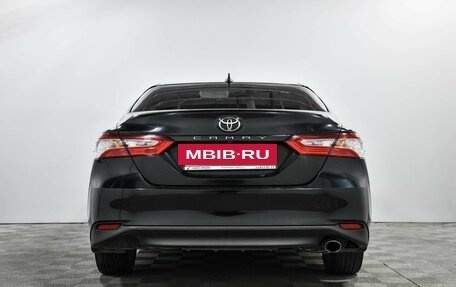 Toyota Camry, 2018 год, 2 266 000 рублей, 6 фотография