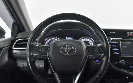 Toyota Camry, 2018 год, 2 266 000 рублей, 10 фотография