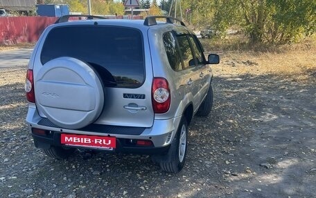 Chevrolet Niva I рестайлинг, 2018 год, 930 000 рублей, 2 фотография