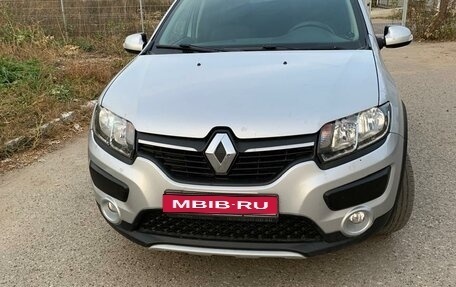 Renault Sandero II рестайлинг, 2015 год, 960 000 рублей, 1 фотография