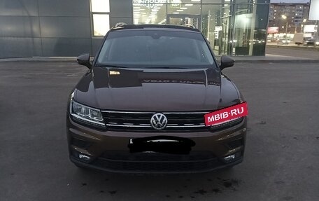 Volkswagen Tiguan II, 2018 год, 2 790 000 рублей, 2 фотография