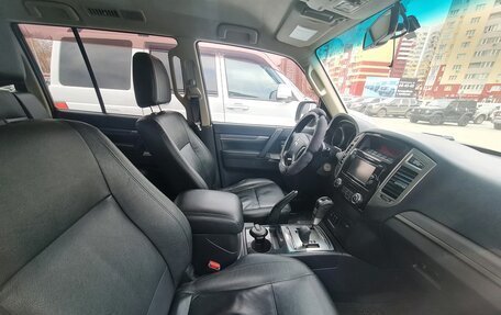 Mitsubishi Pajero IV, 2017 год, 3 380 000 рублей, 5 фотография