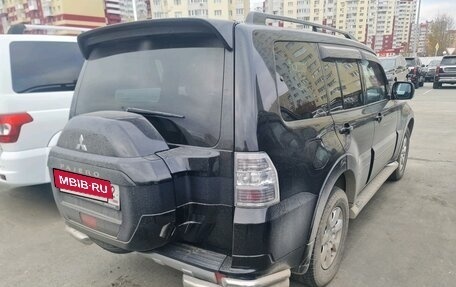 Mitsubishi Pajero IV, 2017 год, 3 380 000 рублей, 3 фотография