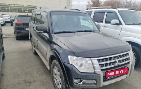 Mitsubishi Pajero IV, 2017 год, 3 380 000 рублей, 4 фотография