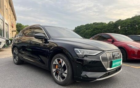 Audi e-tron I, 2020 год, 5 650 000 рублей, 3 фотография