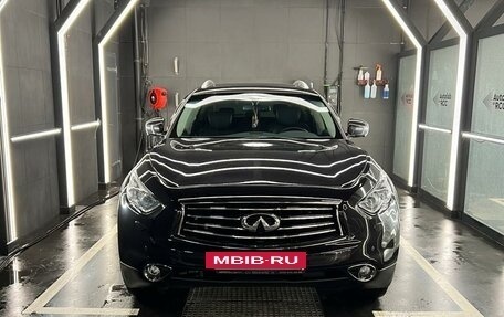 Infiniti QX70, 2014 год, 2 250 000 рублей, 2 фотография