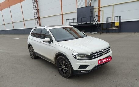 Volkswagen Tiguan II, 2017 год, 2 585 000 рублей, 3 фотография