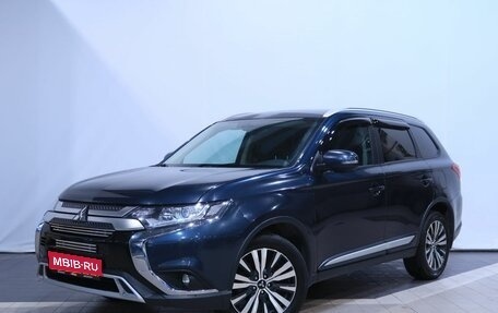 Mitsubishi Outlander III рестайлинг 3, 2019 год, 2 570 000 рублей, 1 фотография