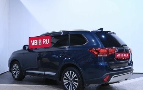 Mitsubishi Outlander III рестайлинг 3, 2019 год, 2 570 000 рублей, 7 фотография