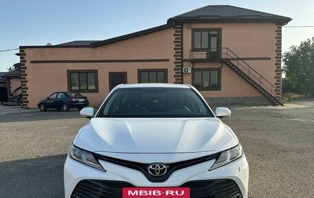 Toyota Camry, 2019 год, 3 570 000 рублей, 6 фотография