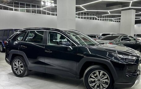 Toyota RAV4, 2024 год, 4 450 000 рублей, 2 фотография