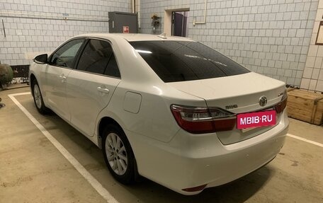 Toyota Camry, 2017 год, 1 999 000 рублей, 2 фотография