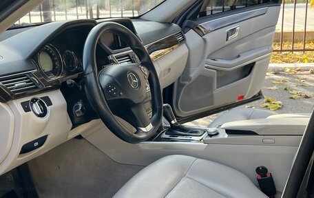 Mercedes-Benz E-Класс, 2011 год, 1 700 000 рублей, 10 фотография