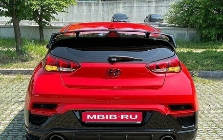 Hyundai Veloster II, 2021 год, 2 050 000 рублей, 2 фотография