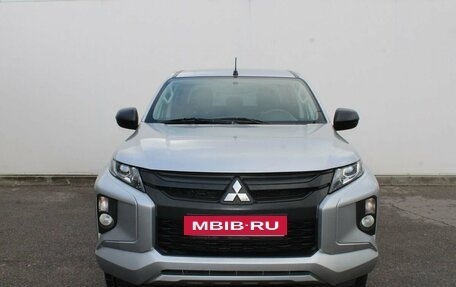 Mitsubishi L200 IV рестайлинг, 2019 год, 2 200 000 рублей, 2 фотография