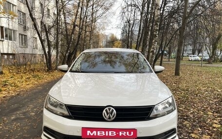 Volkswagen Jetta VI, 2017 год, 1 750 000 рублей, 2 фотография