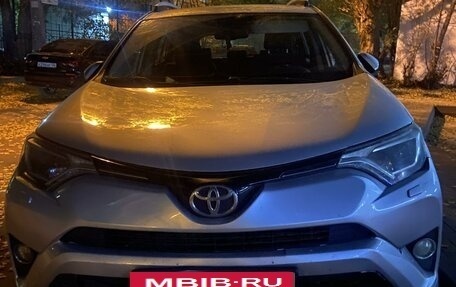 Toyota RAV4, 2017 год, 2 300 000 рублей, 3 фотография