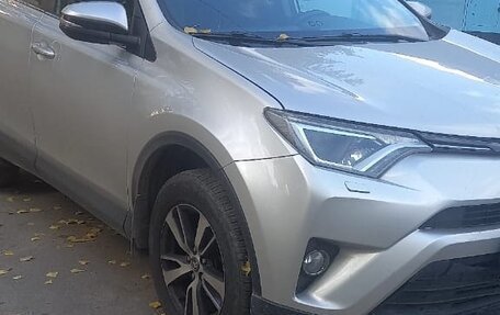 Toyota RAV4, 2017 год, 2 300 000 рублей, 4 фотография