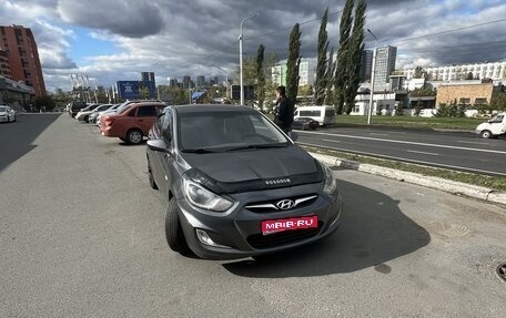 Hyundai Solaris II рестайлинг, 2014 год, 799 999 рублей, 1 фотография