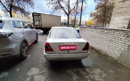 Mercedes-Benz C-Класс, 1994 год, 180 000 рублей, 2 фотография