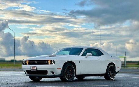 Dodge Challenger III рестайлинг 2, 2019 год, 3 790 000 рублей, 6 фотография