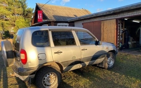 Chevrolet Niva I рестайлинг, 2004 год, 210 000 рублей, 3 фотография