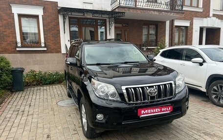 Toyota Land Cruiser Prado 150 рестайлинг 2, 2011 год, 2 690 000 рублей, 9 фотография