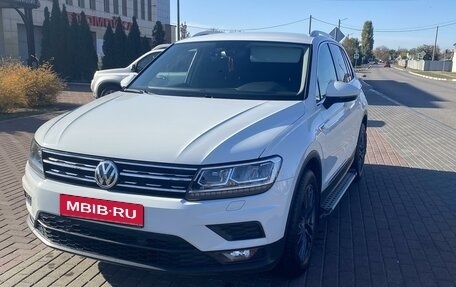 Volkswagen Tiguan II, 2018 год, 2 500 000 рублей, 1 фотография