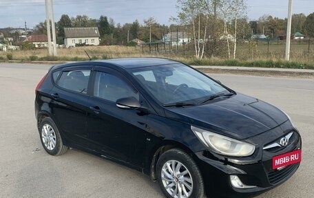 Hyundai Solaris II рестайлинг, 2012 год, 820 000 рублей, 3 фотография