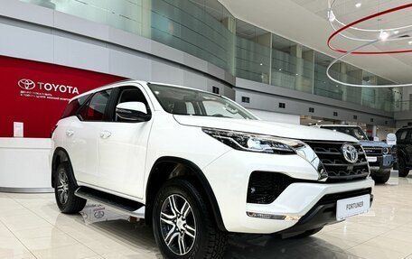 Toyota Fortuner II, 2023 год, 8 200 000 рублей, 3 фотография