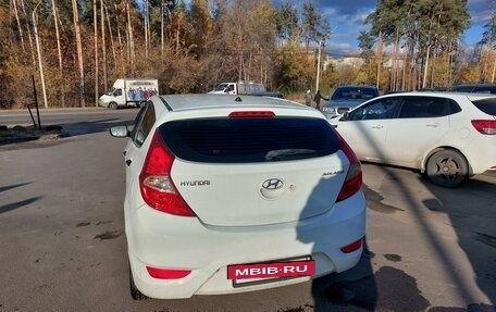 Hyundai Solaris II рестайлинг, 2013 год, 640 000 рублей, 5 фотография