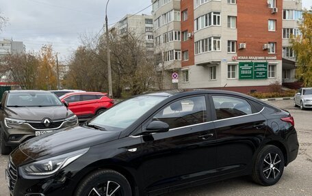 Hyundai Solaris II рестайлинг, 2017 год, 1 650 000 рублей, 2 фотография