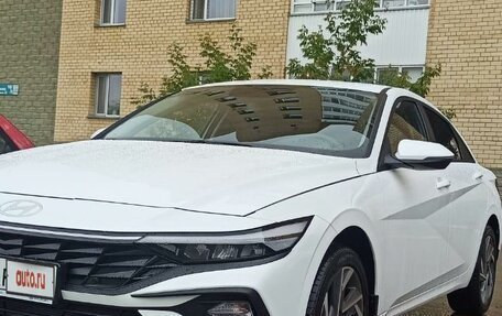 Hyundai Elantra, 2022 год, 2 000 000 рублей, 5 фотография